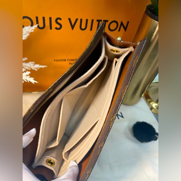 Louis Vuitton Bag and Wallet - Picture 8 of 14